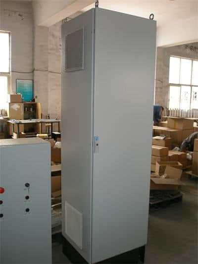 Power distribution cabinet